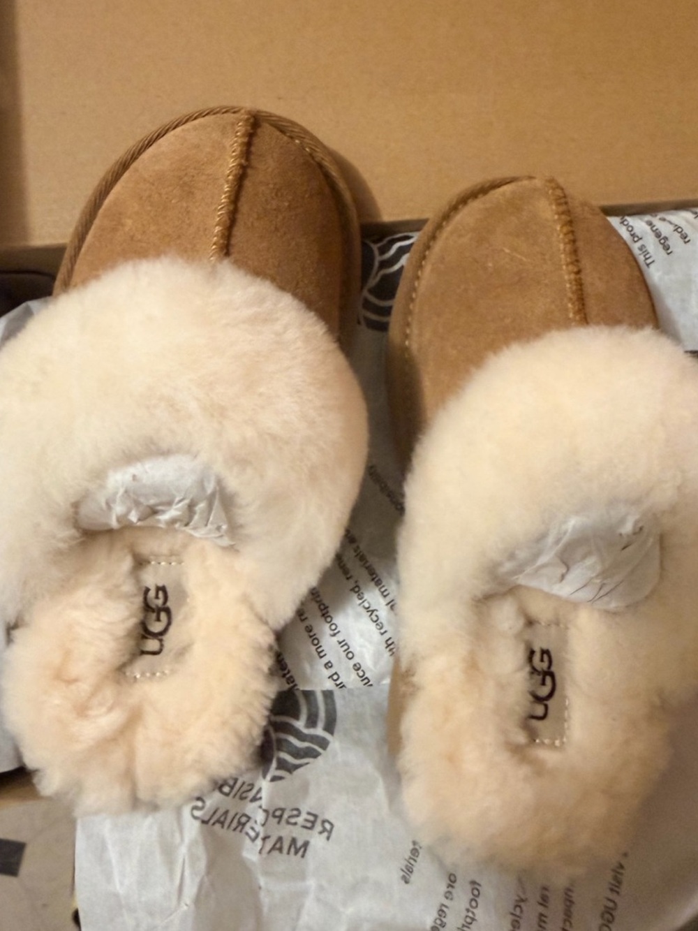 Kids UGG Cozy Shearling Slide Slippers in Cream and Chestnut